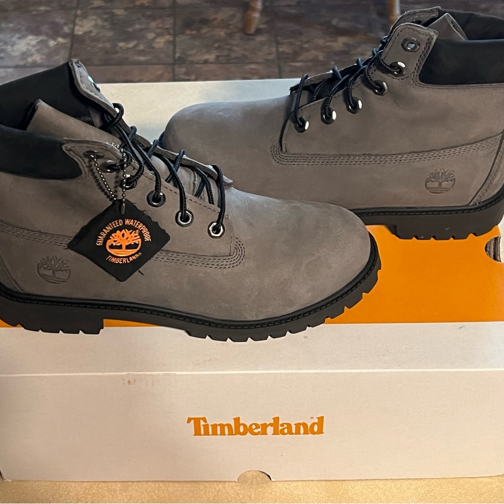 Brand New Timberland Men's Size 7 Charcoal Boots